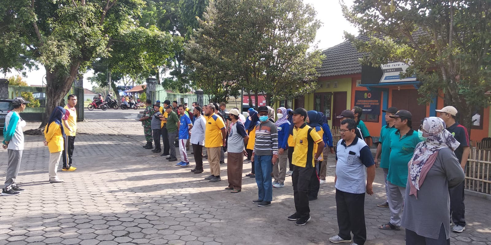 Gotong Royong Bersih Lingkungan Menuju Bantul Bersama 2025